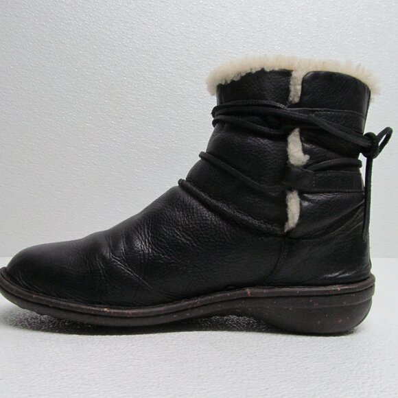 UGG Australia Caspia Genuine Leather Sheepskin Boots size 10 - Picture 6 of 10